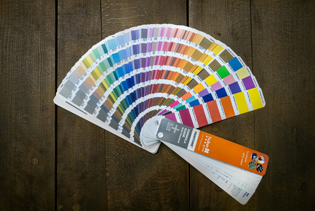 Psihologia-culorilor-in-designul-interior-husk-furniture